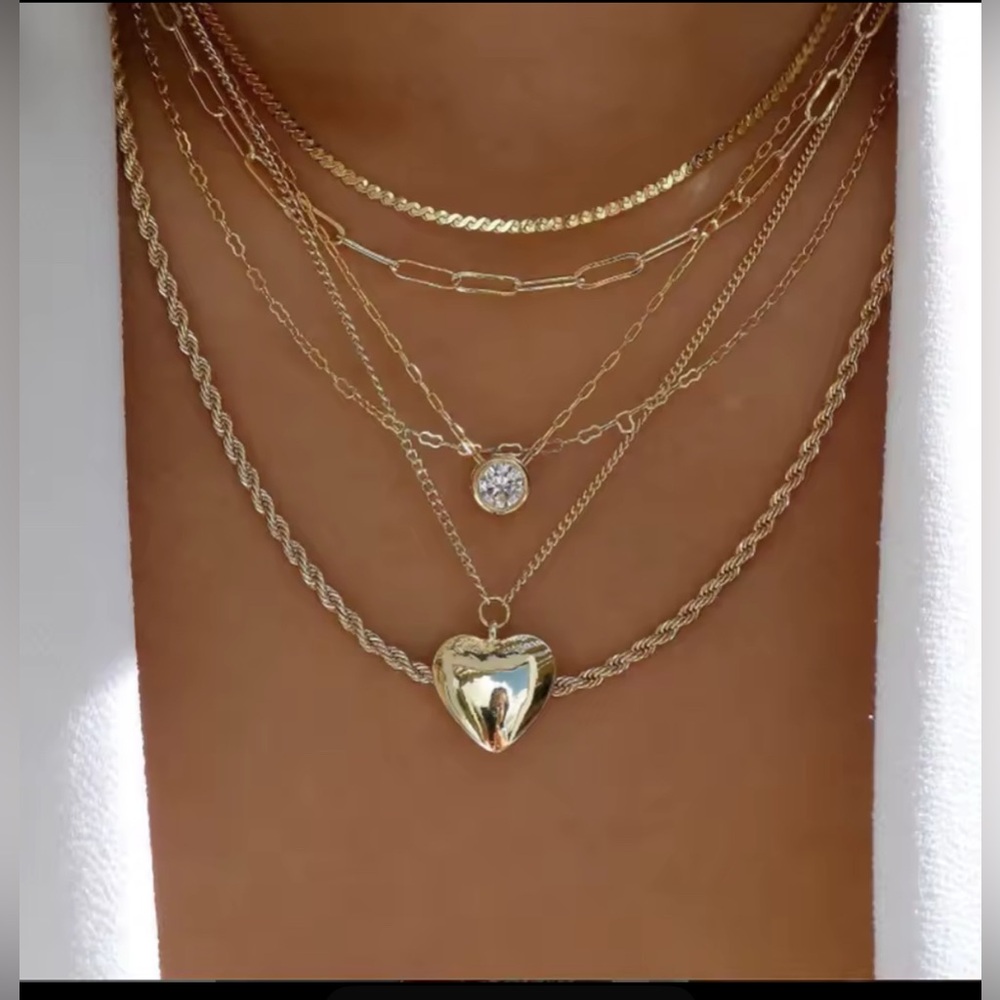 6-Layer Gold Necklace Set w/ Heart & Crystal New With Tags 🏷️